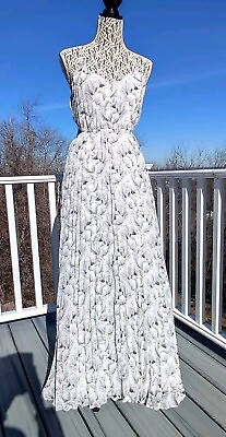 #ad NEW EXPRESS $118 Ruffle Pleats CUT OUT MAXI DRESS SZ S White With Black FLORAL $45.00