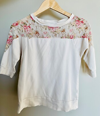 Cute Forever 21 Junior Cream Blouse with Floral Lace Small $10.00
