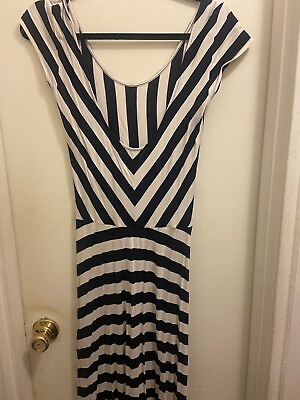 #ad gap maxi dress small In Navy And White $6.00