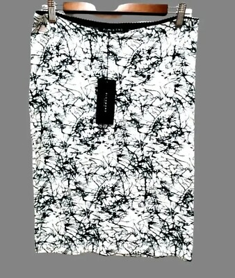 #ad Richmond Womens Skirt Straight To Knee White With Black Italy Size Medium USA 8 $20.00
