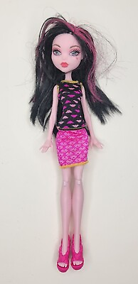 #ad Monster High Creepateria Draculaura Doll Mattel 2008 W Shirt Skirt amp; Heels $13.50