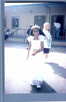 #ad FOUND COLOR PHOTO K2190 PRETTY BLACK GIRL IN DRESS POSED SMILING $3.98