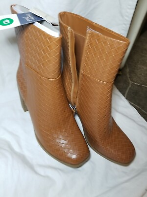 Universal Thread Womens Boots Size 10 $30.00