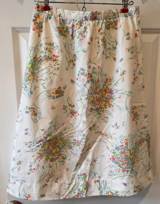 #ad Vintage A Line Skirt Gordon of Philadelphia White Spring Flowers Lined 28quot; Waist $17.00