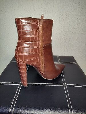 #ad Womens Boots Size 6.5 $20.00