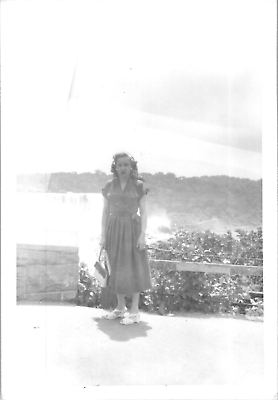 #ad Niagara Falls Canada Side Pretty Woman Fashion Travel Risque 1940s Vintage Photo $12.99