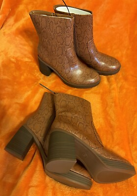 womans boots size 10 $30.00