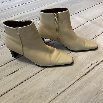 #ad Women’s Ankle Boots Size 8 Ivory Leather With Heel And Side Zipper $20.63