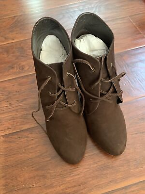 Womens Boots size 8.5 brown $12.00