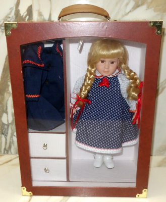 #ad Doll With Her Own Closet Trunk amp; Extra Dress FRom Cracker Barrel $49.90