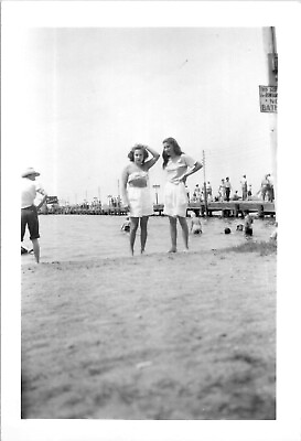 #ad SEXY CURVY WOMEN AT THE BEACH LEGGY THIGHS FEET HOT RISQUÉ 1940s VINTAGE PHOTO $8.99