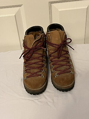 Trail hiking boots 7.5 womens water proof $15.97