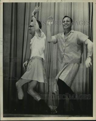 #ad 1967 Press Photo Texas Reps Joe Allen Rex Braun perform skit at fund raiser $19.99