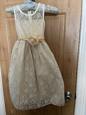 #ad GIRLS PARTY DRESS. SIZE 5 6 WORN ONCE NEARLY NEW CONDITION. FRESHLY LAUNDERED . $15.00