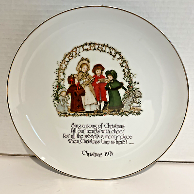 #ad VTG Holly Hobbie Christmas 1974 Porcelain Plate 10 5 8” Commemorative Edition $9.88
