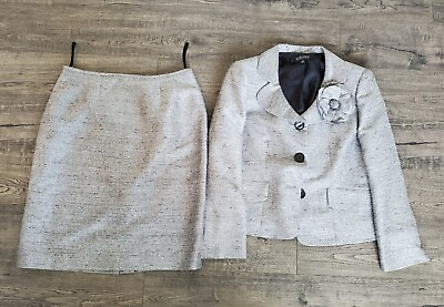 #ad Kasper Skirt Suits Women#x27;s Size 10P Grey Flower Detail $49.50