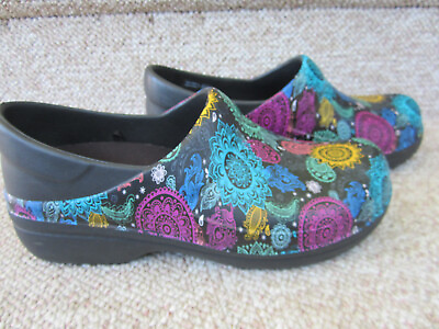 Crocs Dual Comfort Colorful Pattern Nursing Work Clogs Non Slip Shoes Womens 8 $39.99